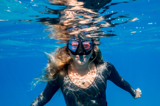 Underwater model + mama tako