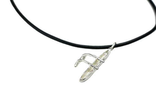 Kialoa Canoe necklace close leather