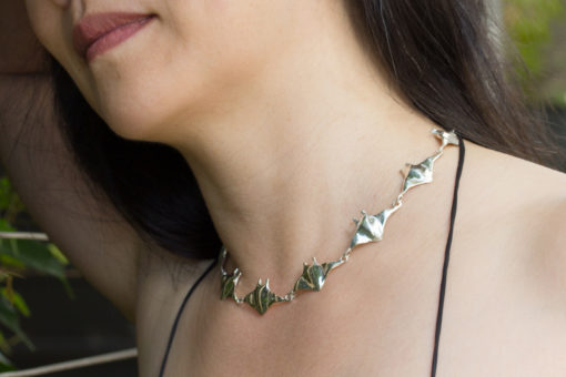 manta link necklace on model 2